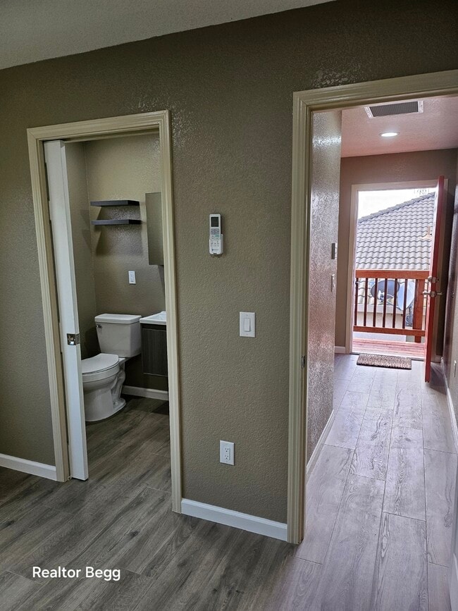 Building Photo - 2102 Black Rose Ln