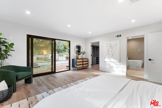 Building Photo - 4943 Palomar Dr