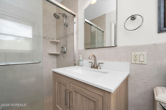 Building Photo - 55 S Lake Dr