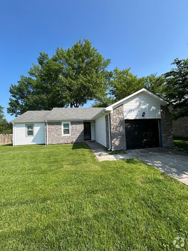 Building Photo - 4803 E Indian Trail
