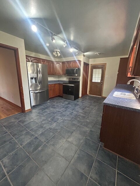 Building Photo - "Charming 3-Bed Retreat on Kendrick Ford Road - Cozy 814 Sq Ft in Front Royal!"