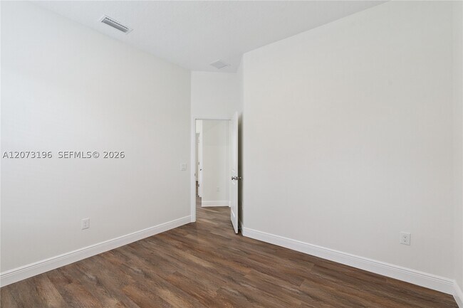 Building Photo - 1296 Moselle Ave