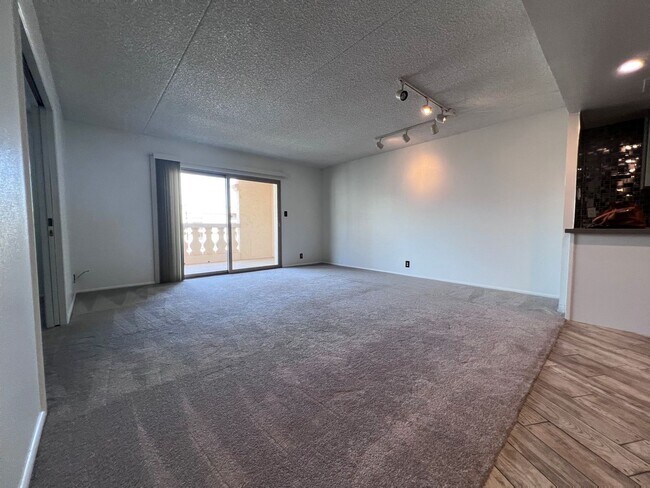 Building Photo - SCOTTSDALE SHADOWS LUXURY CONDO WITH AC, WATER INCLUDED AND 9 HOLE GOLF