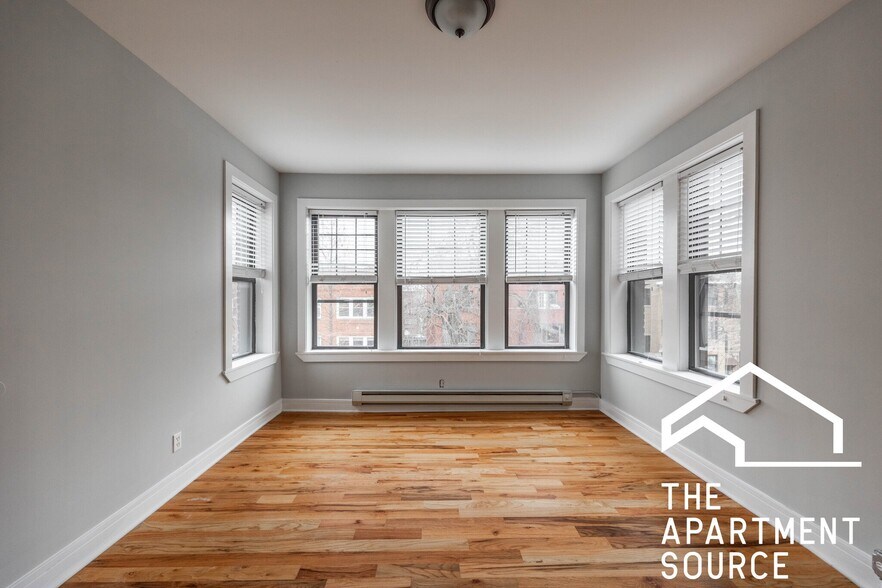 Building Photo - 4407 N Wolcott Ave
