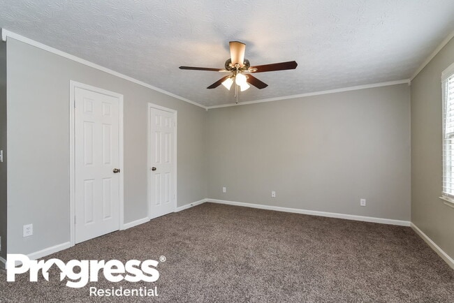 Building Photo - 490 Radio Ct