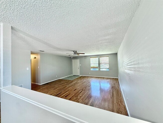 Building Photo - 1620 Flagstone Ln