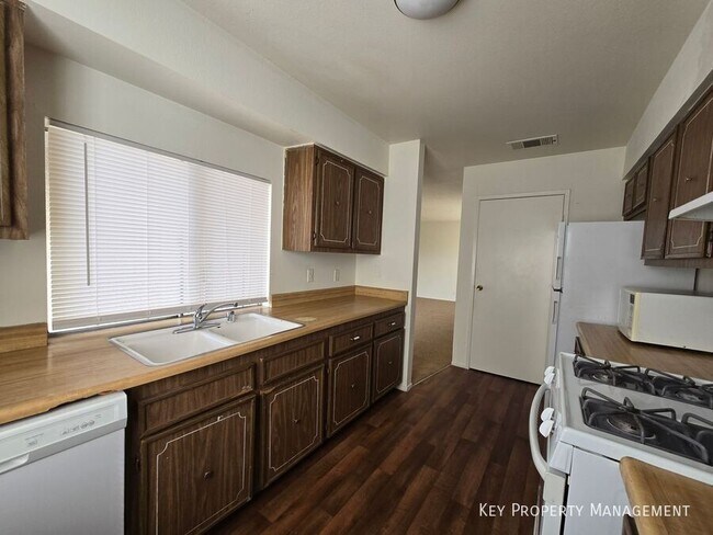 Building Photo - 5340 Retablo Ave