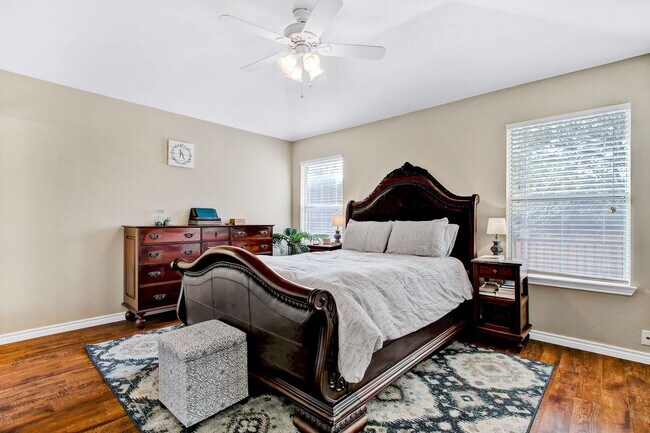 Building Photo - Stunning Open-Concept Home with Modern Amenities and Prime Location