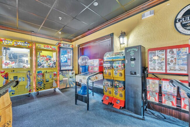 Building Photo - 8101 Resort Village Dr