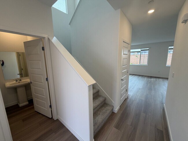 Building Photo - 3 Bedroom | 2.5 Bathroom | New two-story home in Elk Grove