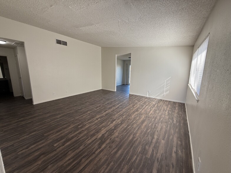 Building Photo - 455 Ash St
