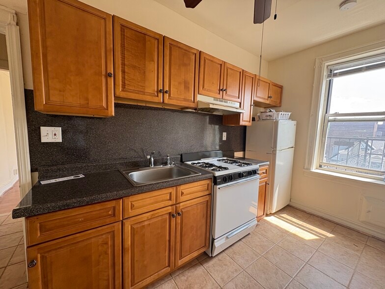 894 Kennedy Blvd 42 - 898 Kennedy Blvd