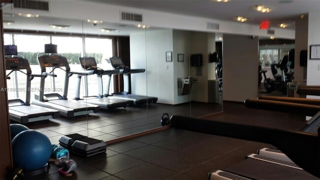 Building Photo - 325 S Biscayne Blvd