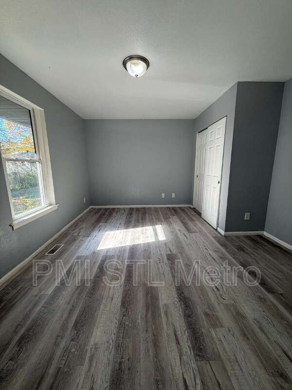 Building Photo - 10816 Spring Garden Dr