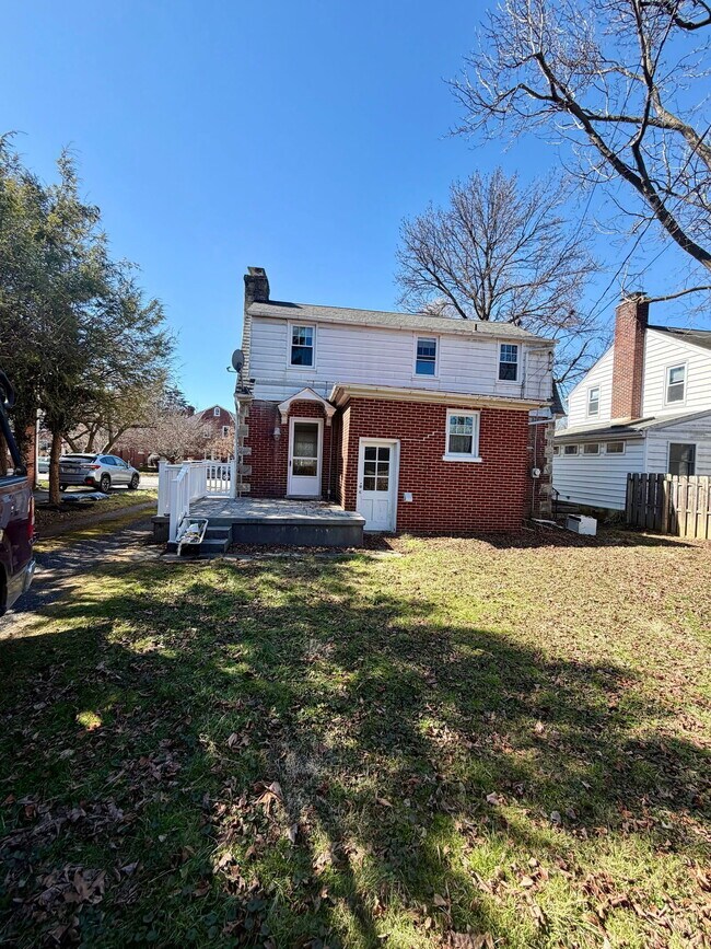 Building Photo - 111 Atkins Ave