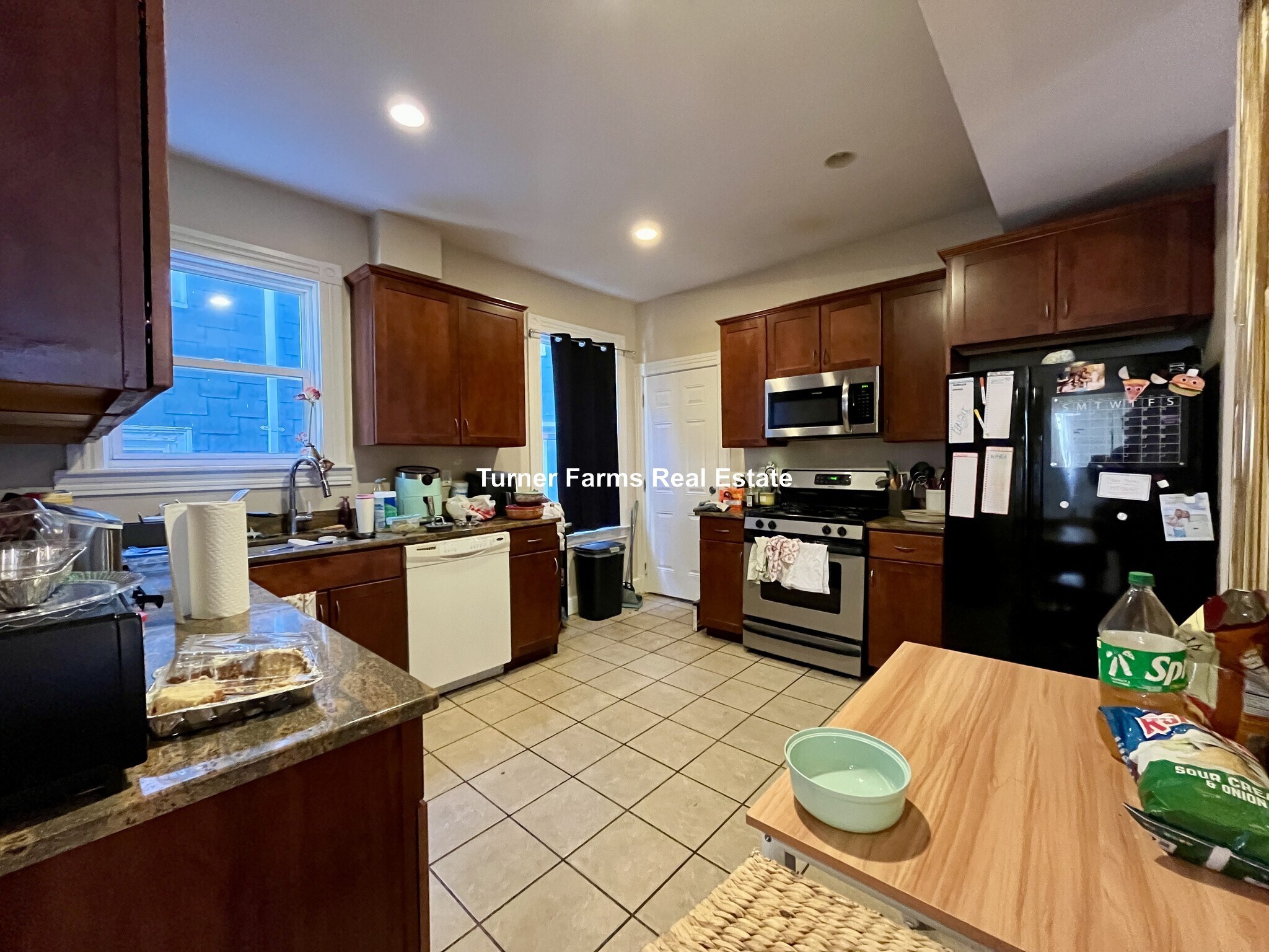 Building Photo - 122 Calumet St