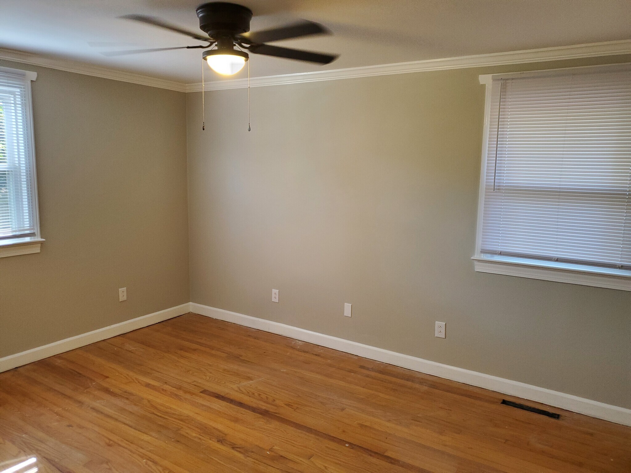 main bedroom - 3818 Cason St