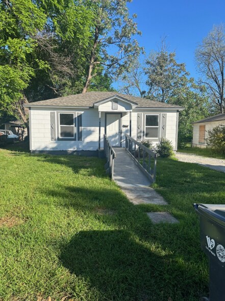 Primary Photo - 3821 Homan Ave