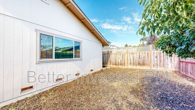 Building Photo - 1417 Gregory Ct