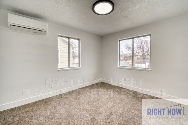 Building Photo - 918 N 32nd St