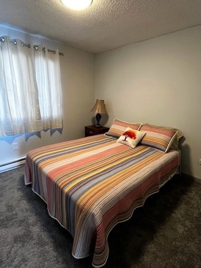 Building Photo - Winter Seasonal Rental- Lakeside Townhouse...