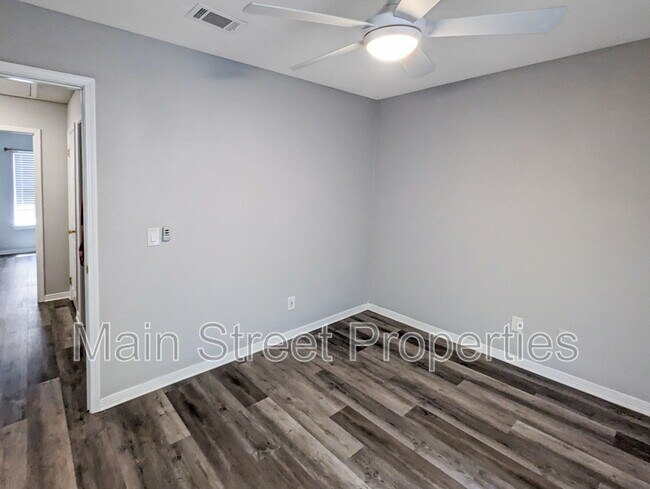 Building Photo - 1313 Foxborough Dr