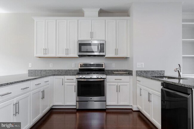 Building Photo - 612 Marina Landing Ln