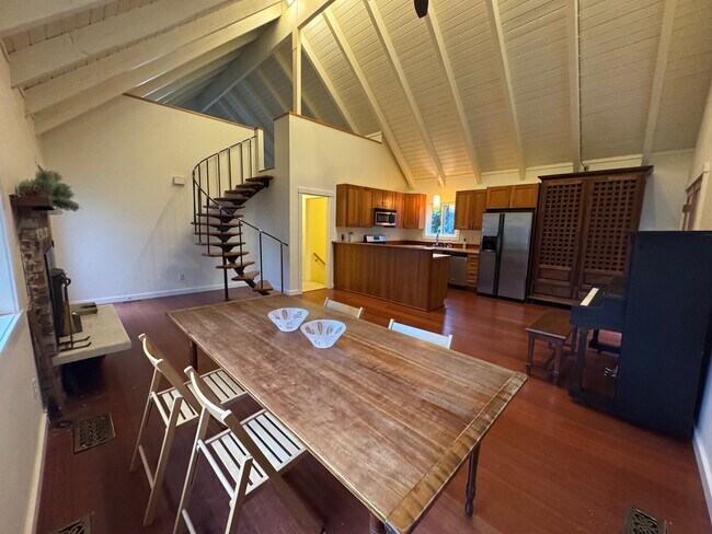 Building Photo - 11022 Palisades Ave SW