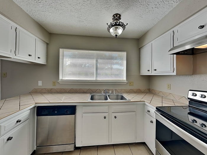 Building Photo - 23403 Verngate Dr