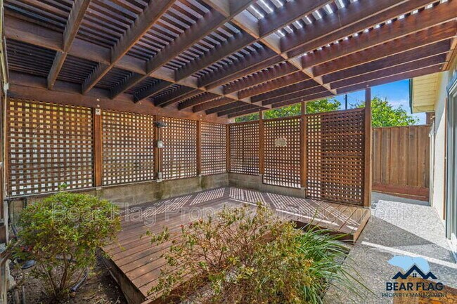 Building Photo - 7919 Ridgemont Dr