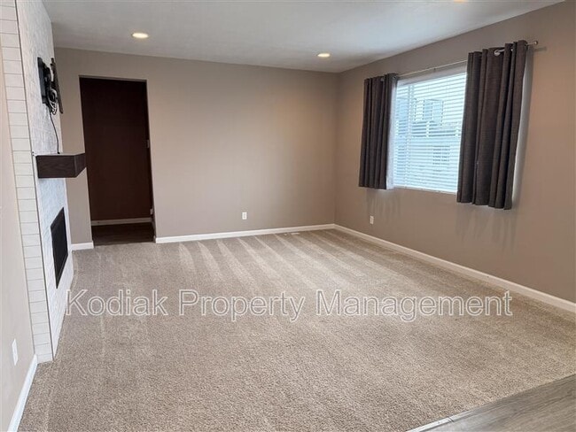 Building Photo - 3155 N 1500 E