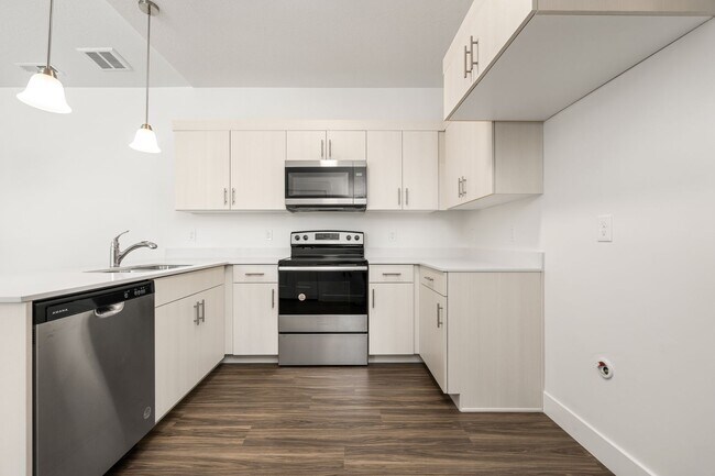 Building Photo - Lar-13714 S Hanley Ln #HH303 Riverton, UT 84096