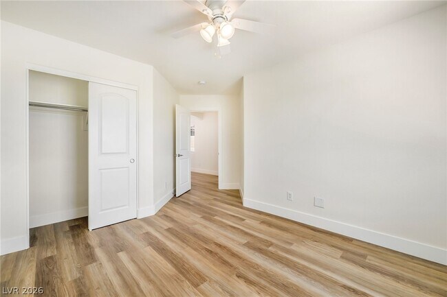 Building Photo - 9372 Glendora Valley St