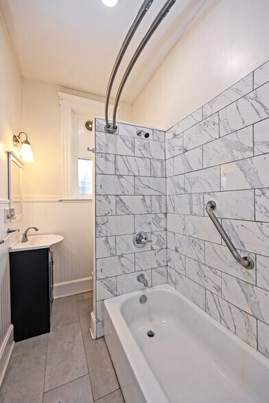 Building Photo - 1415 Locust St