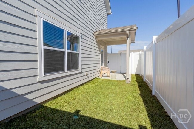 Building Photo - 3164 Mulberry Blvd