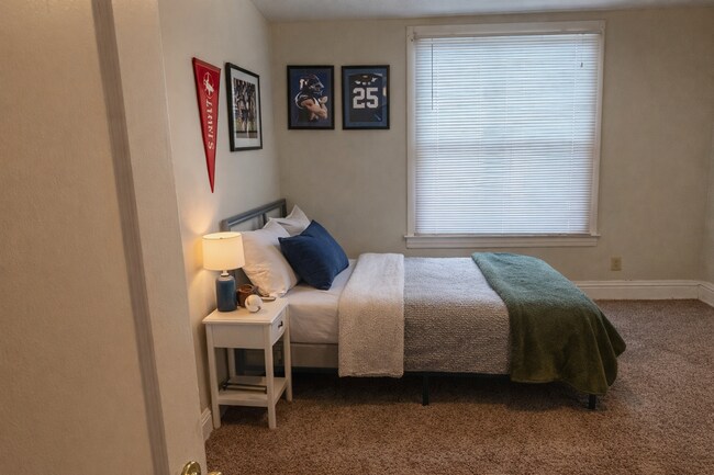 Building Photo - 362 Oldham Ave