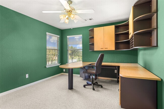 Building Photo - 7906 Glenn Cliff Dr