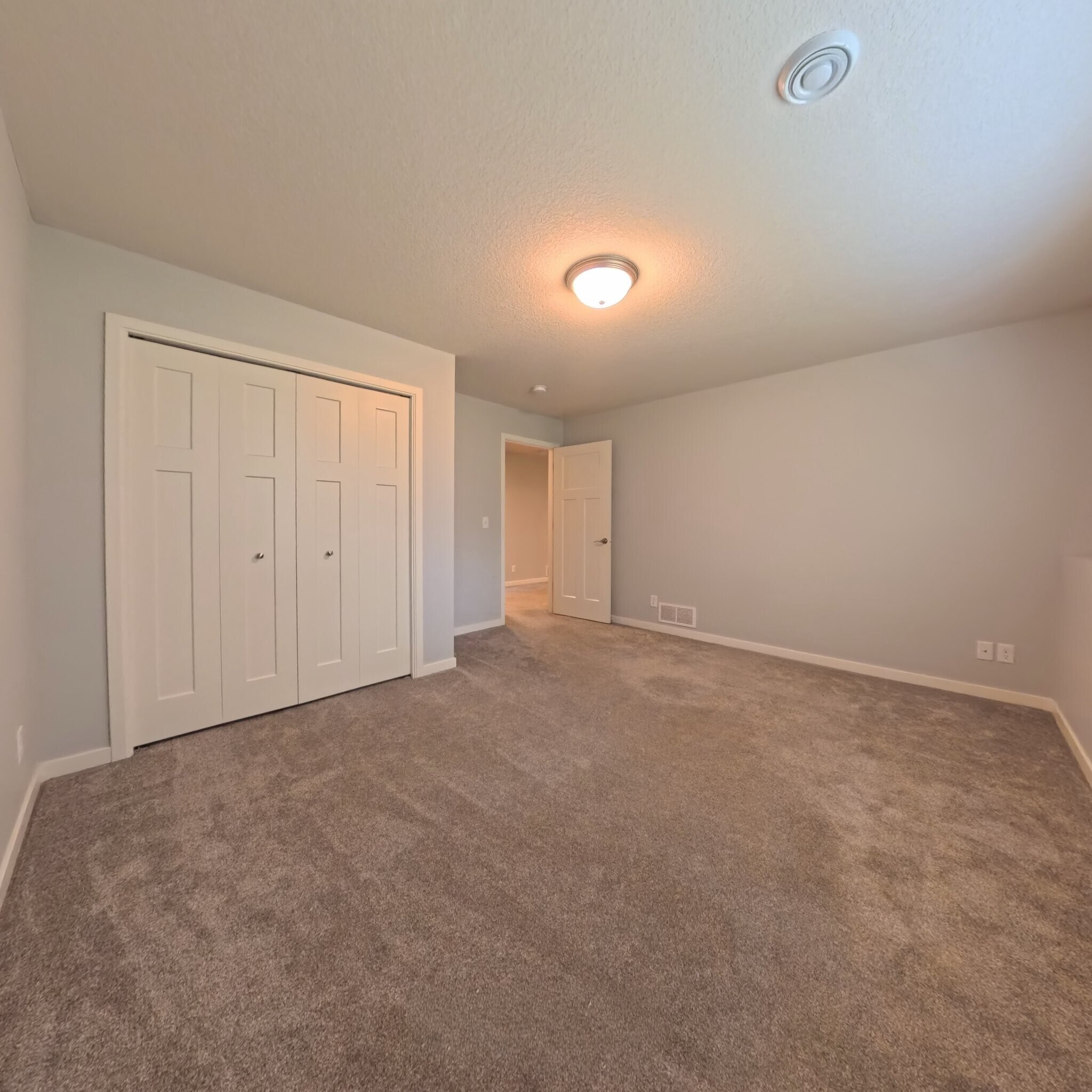 Building Photo - 11956 Castle Rock Ct N