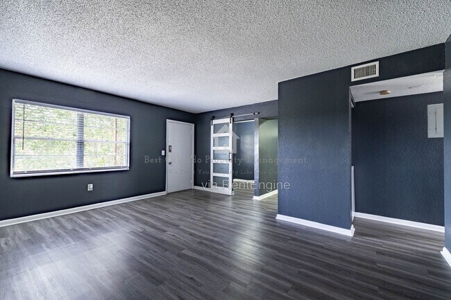 Building Photo - 748 Wyman Ct