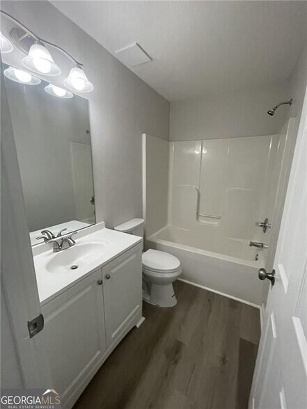 Building Photo - 387 Brookview Dr