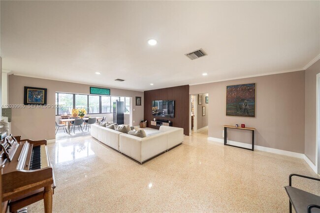 Building Photo - 17901 SW 92nd Ct