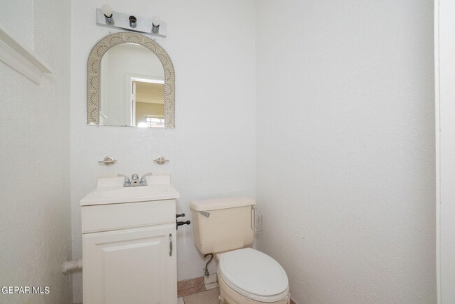 Building Photo - 9309 Montgomery Dr