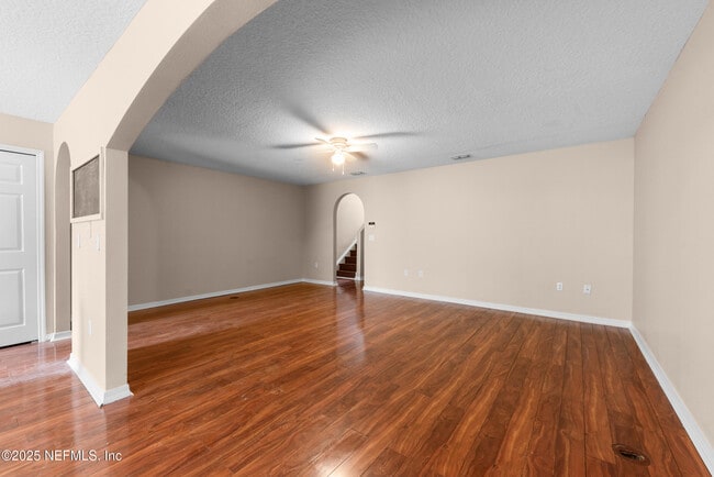 Building Photo - 11871 Lake Bend Cir