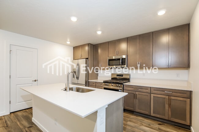 Building Photo - 15132 Nimbus Way