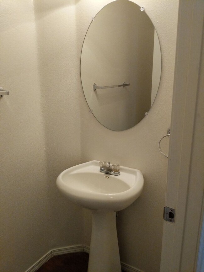 Building Photo - Beautiful 2bdm 2.5bth Home in South West Las Vegas!