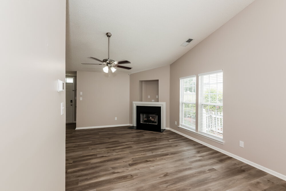 Building Photo - 2000 Salmon River Dr