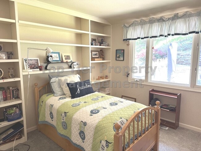 Building Photo - Beautiful 4 Bed, 2 Bath, 2,166 sqft Lafaye...