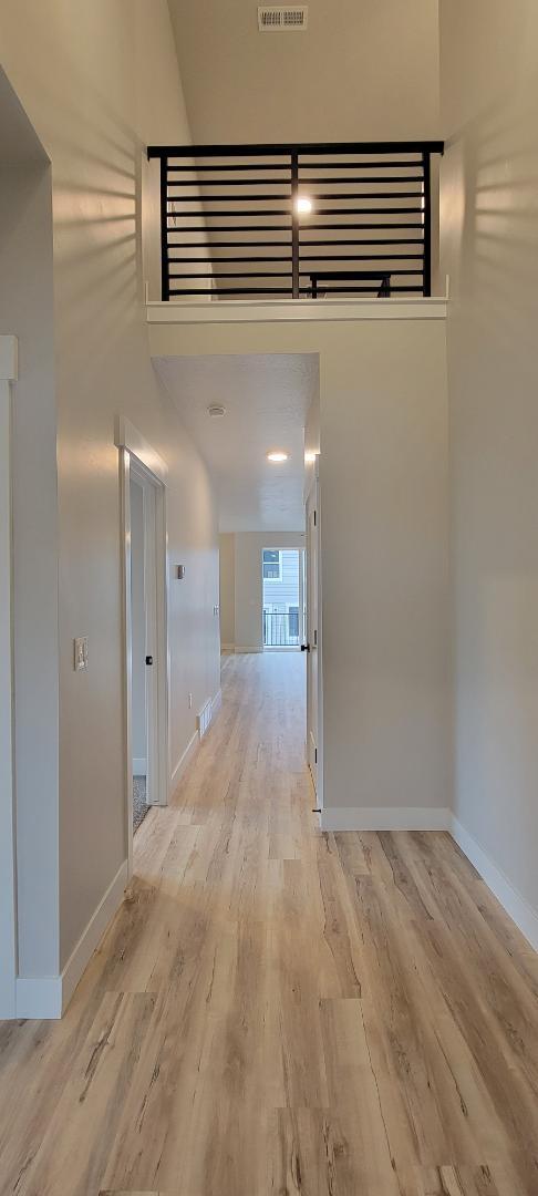 Building Photo - 12307 Eovaldi Ave