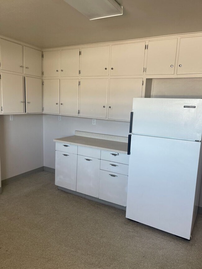 Building Photo - 628 W. Granite-630 1/2