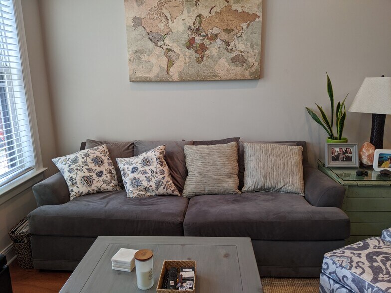 Building Photo - 624 Dudley St